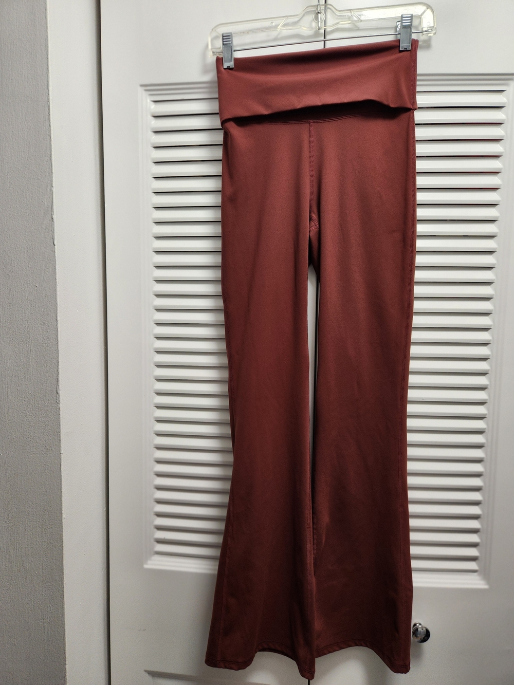 Move Theology Women's High-Waisted Flare Yoga Pants Leggings Rust Mahogany Small